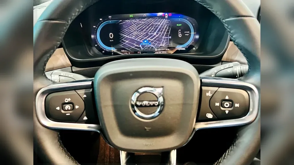 Volvo EX40 - Imagem 7