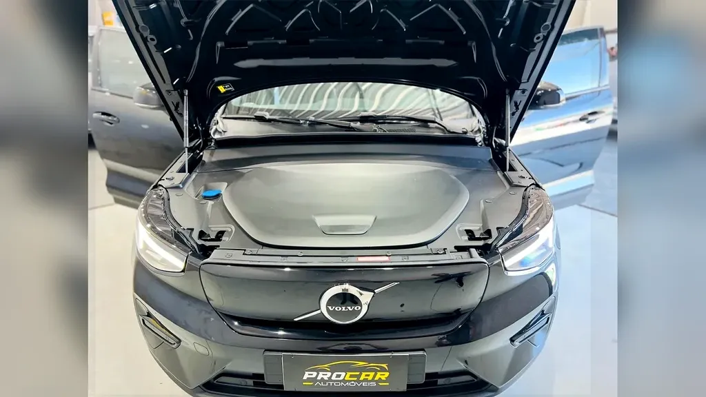 Volvo EX40 - Imagem 18