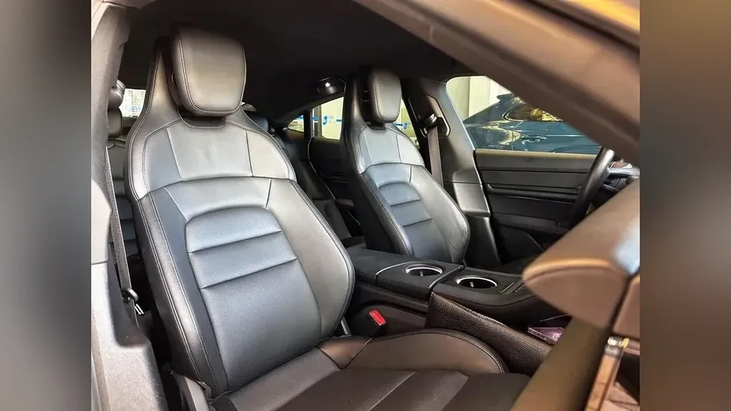 Porsche Taycan - Imagem 11