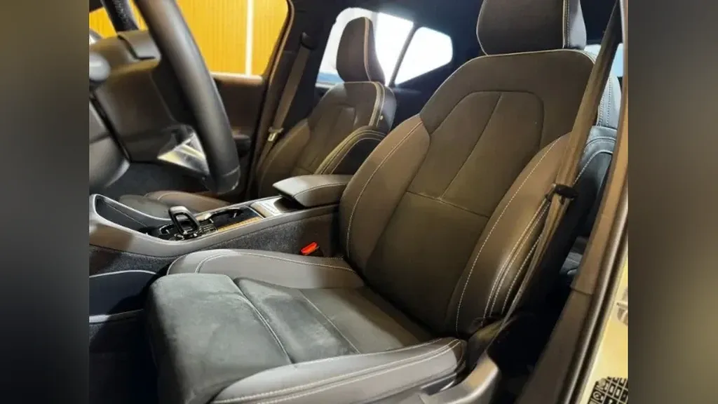 Volvo XC40 Recharge - Imagem 9