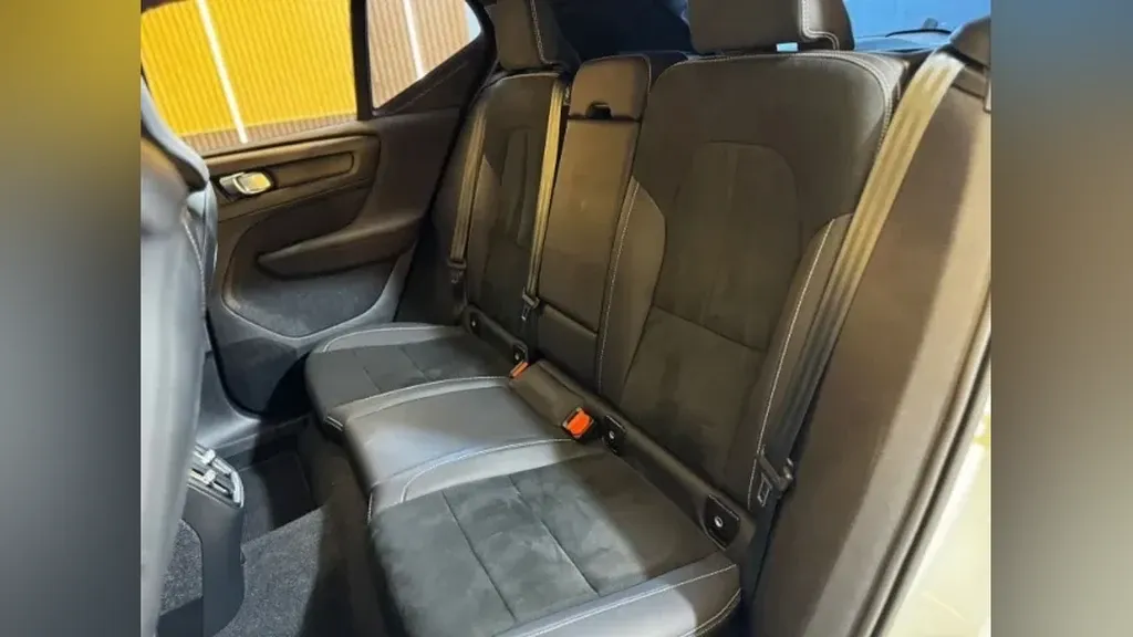 Volvo XC40 Recharge - Imagem 12