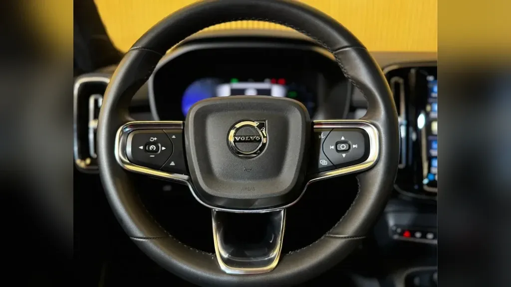 Volvo XC40 Recharge - Imagem 11
