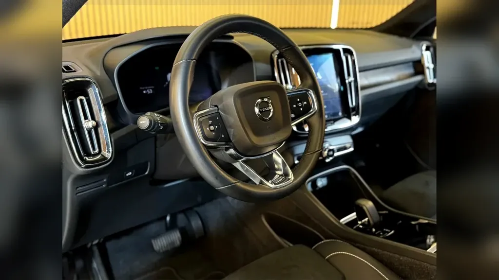Volvo XC40 Recharge - Imagem 20