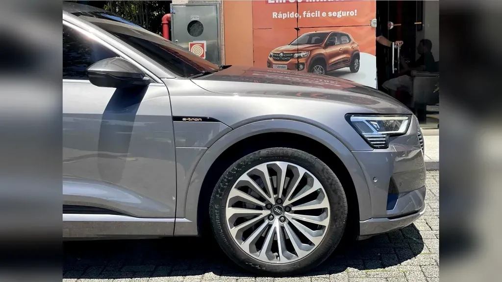 Audi E-tron Sportback - Imagem 6