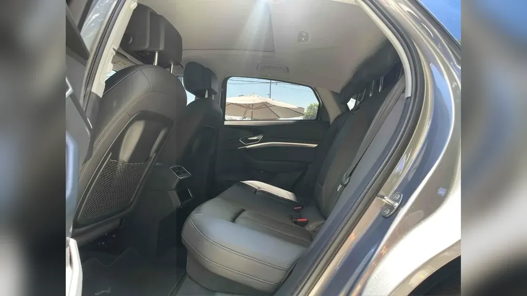 Audi E-tron Sportback - Imagem 12