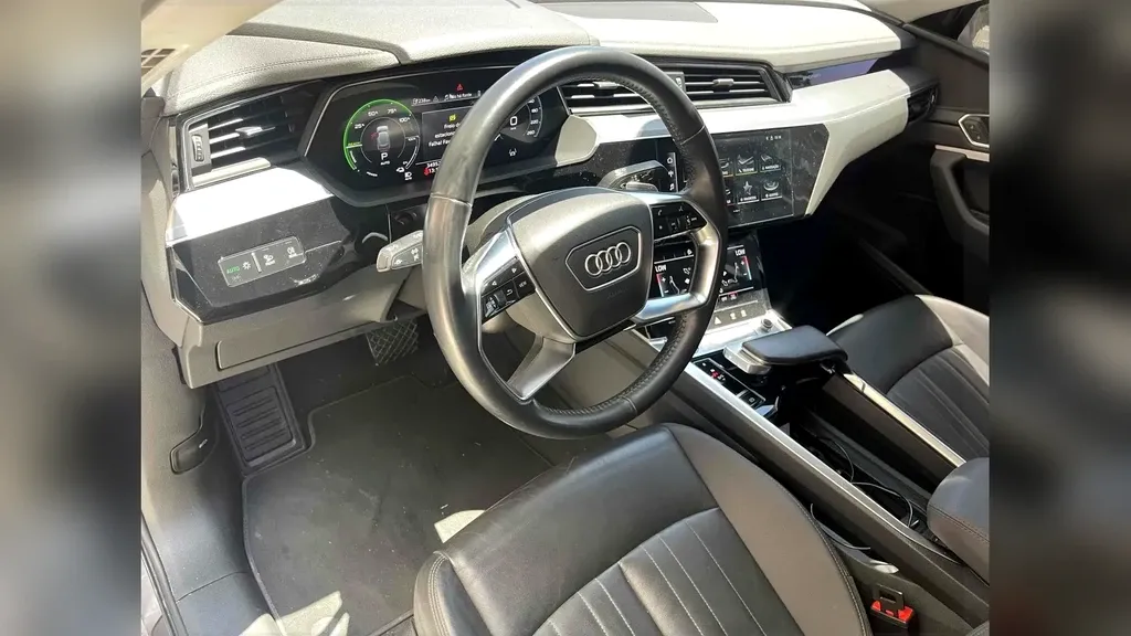 Audi E-tron Sportback - Imagem 13