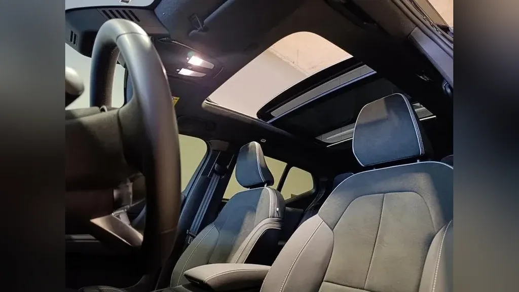 Volvo XC40 Recharge - Imagem 18