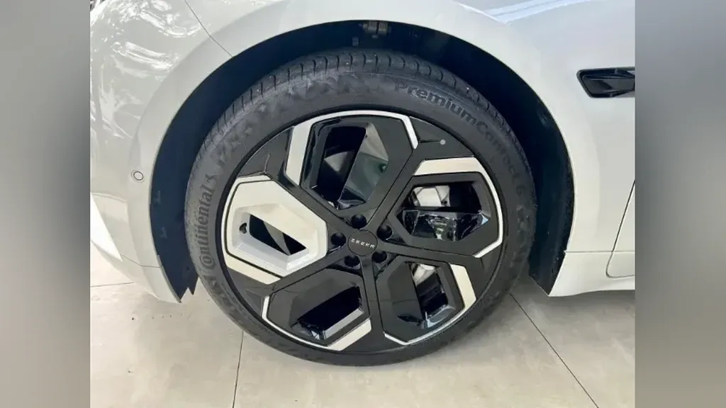 Zeekr 001 - Imagem 15