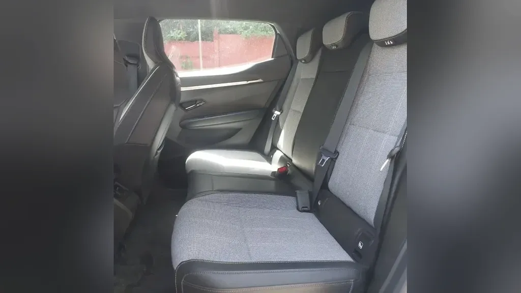 Renault Megane E-tech Electric - Imagem 15