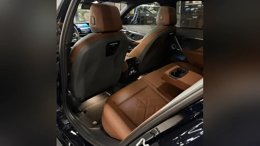 BMW I5 M60 - Imagem 13