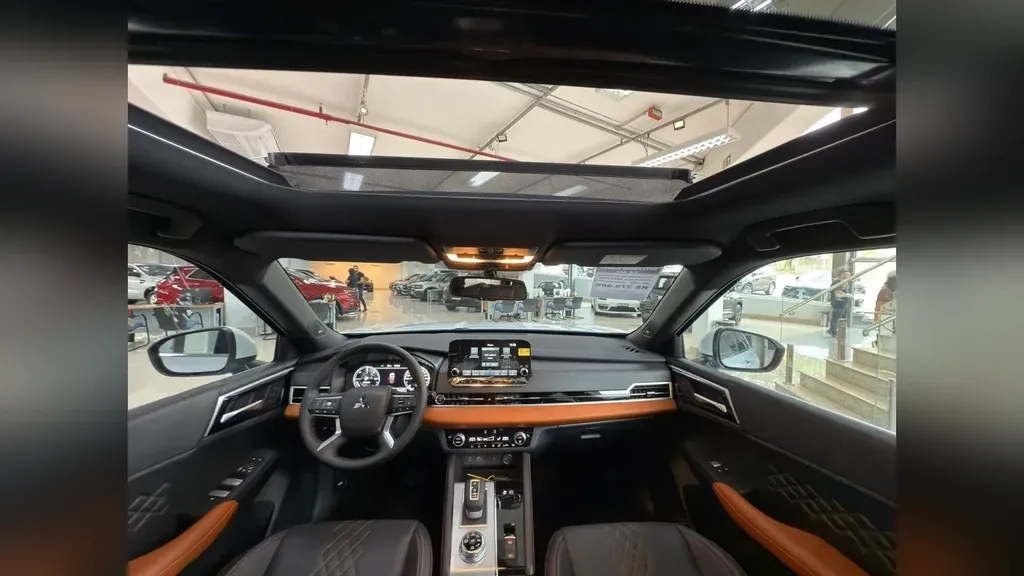 Mitsubishi Outlander - Imagem 13