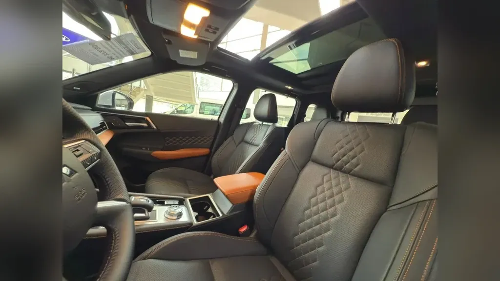 Mitsubishi Outlander - Imagem 14