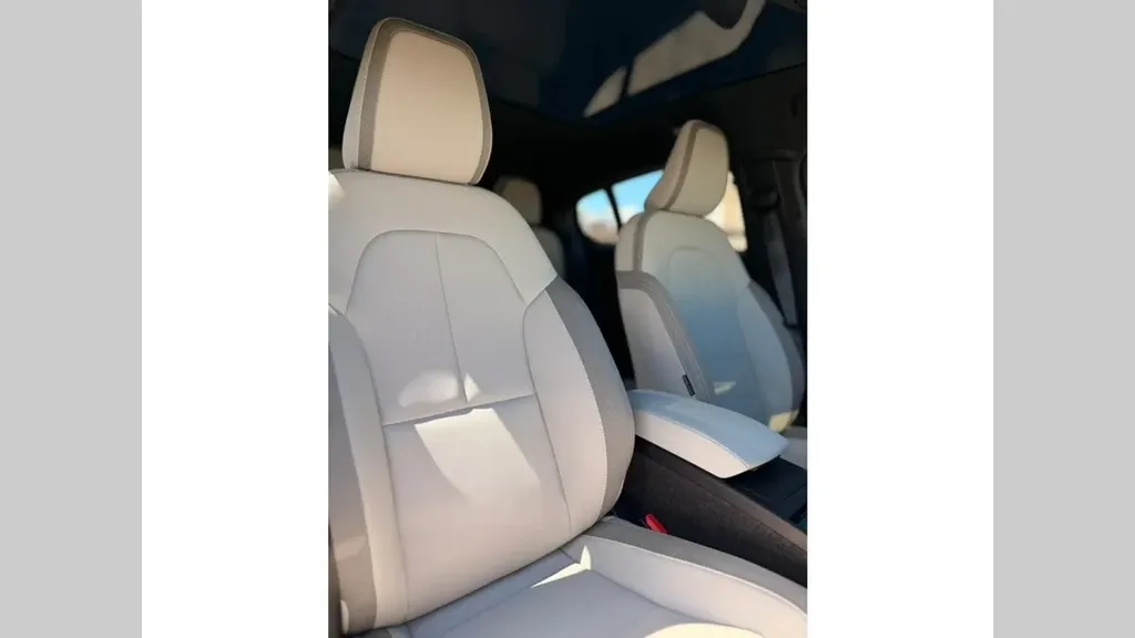 Volvo Ec40 - Imagem 18