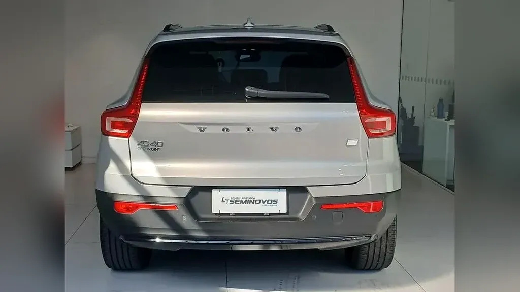 Volvo XC40 Recharge - Imagem 7