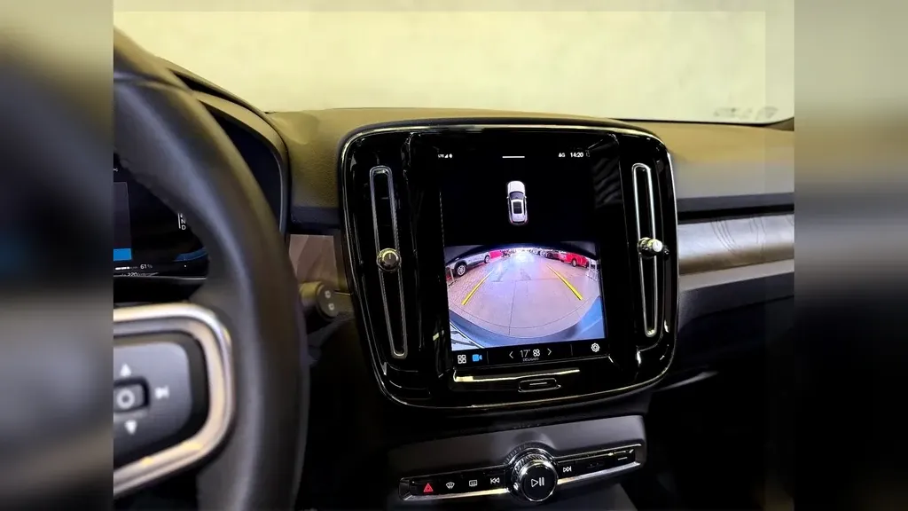 Volvo XC40 Recharge - Imagem 15