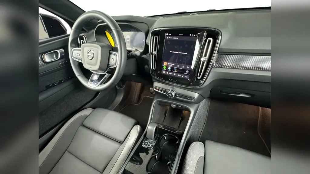 Volvo EX40 - Imagem 8
