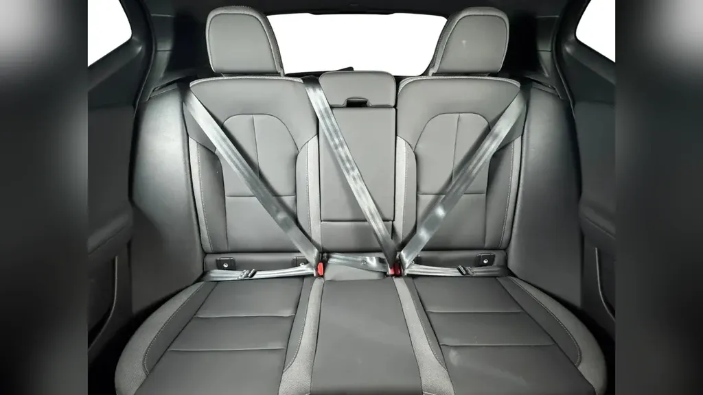 Volvo EX40 - Imagem 14