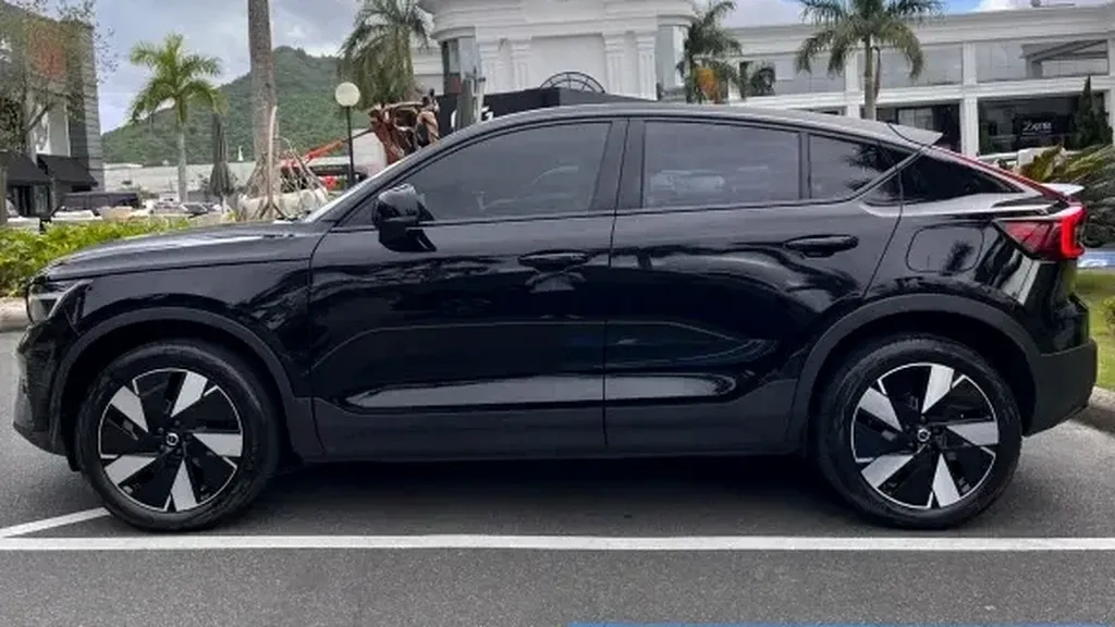 Volvo C40 Recharge - Imagem 2