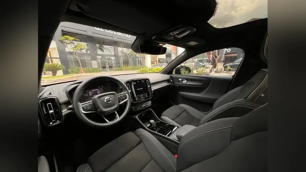 Volvo C40 Recharge - Imagem 12
