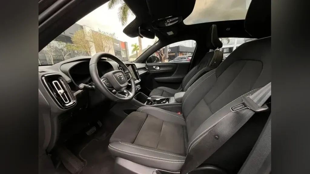 Volvo C40 Recharge - Imagem 13