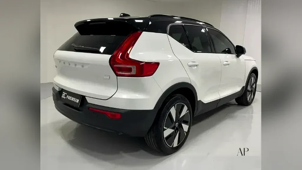 Volvo XC40 Recharge - Imagem 8