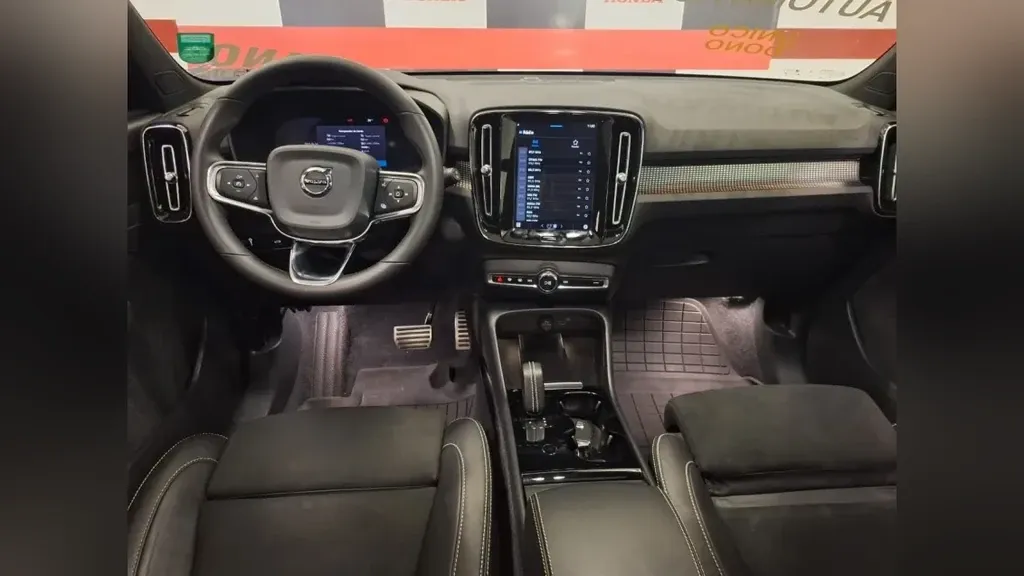 Volvo XC40 Recharge - Imagem 12