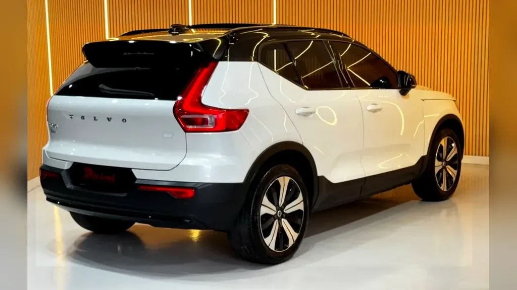 Volvo XC40 Recharge - Imagem 5