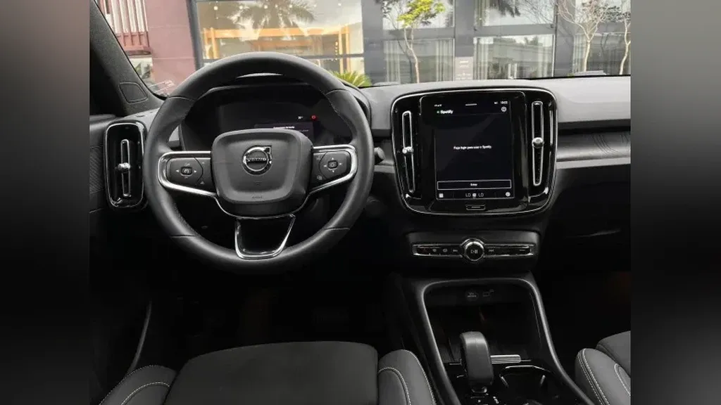 Volvo C40 Recharge - Imagem 12