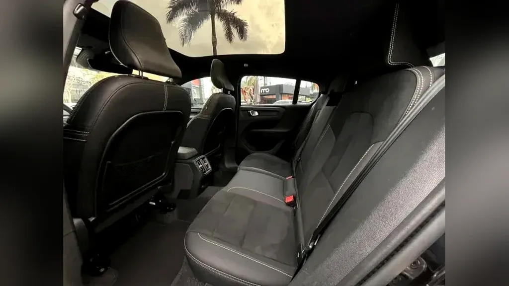 Volvo C40 Recharge - Imagem 15