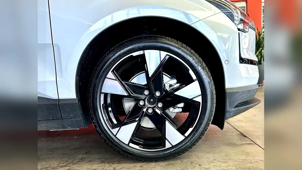 Volvo EX30 - Imagem 7