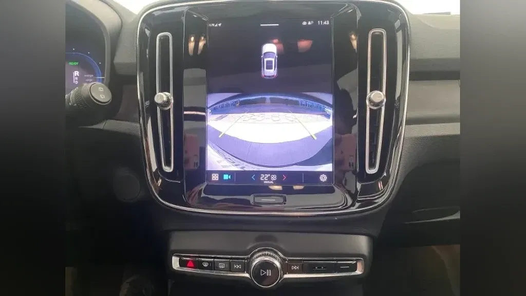 Volvo XC40 Recharge - Imagem 12