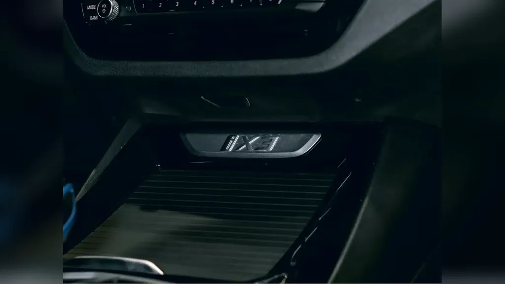 BMW IX3 - Imagem 11