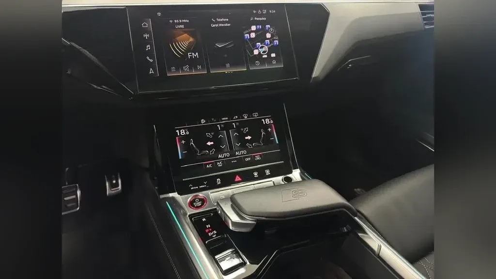 Audi Q8 Sportback E-tron - Imagem 9