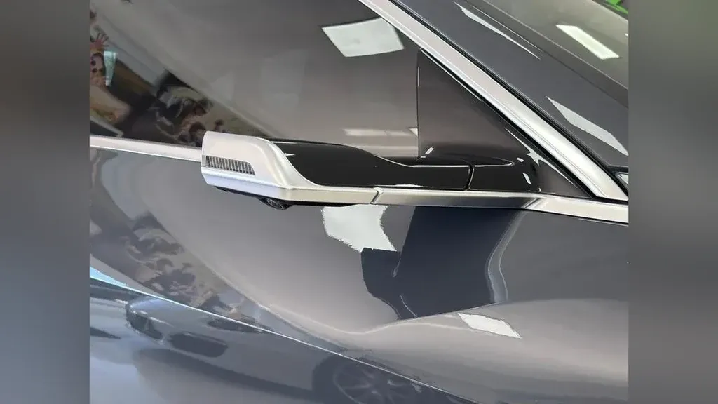 Audi Q8 Sportback E-tron - Imagem 13