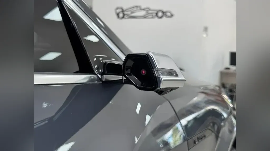 Audi Q8 Sportback E-tron - Imagem 14