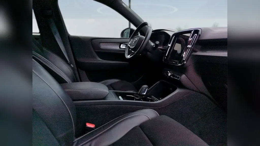 Volvo XC40 Recharge - Imagem 15