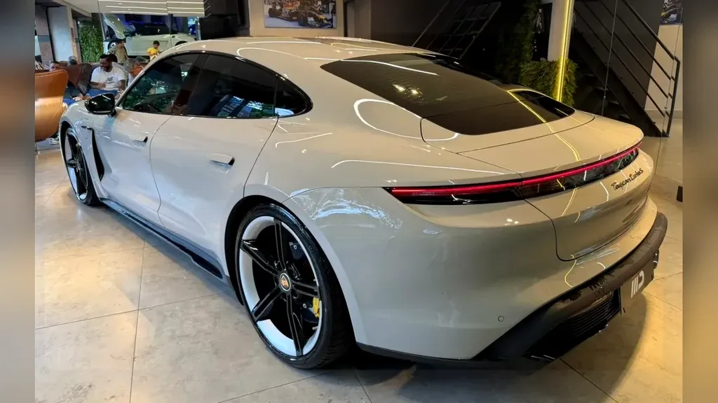 Porsche Taycan - Imagem 4