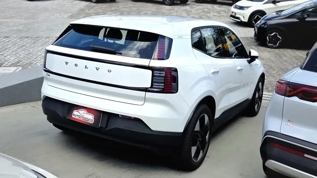 Volvo EX30 - Imagem 8