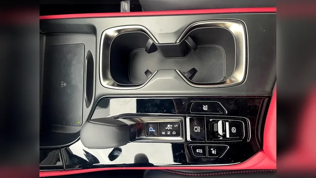 Lexus Nx 450h+ Plug-in Hybrid - Imagem 15