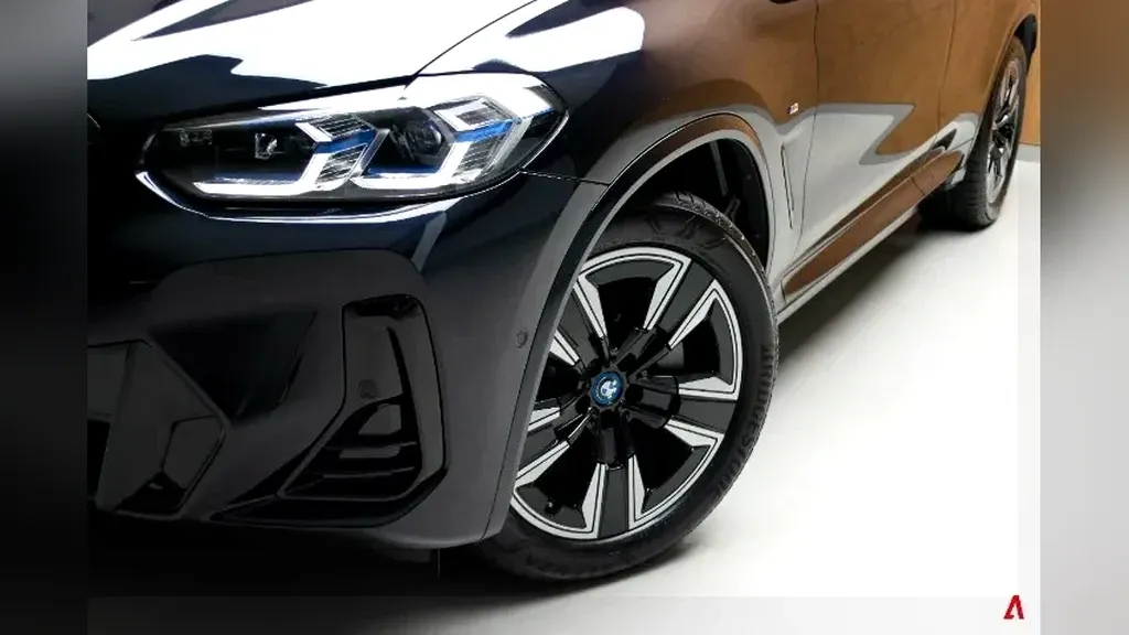 BMW IX3 - Imagem 2