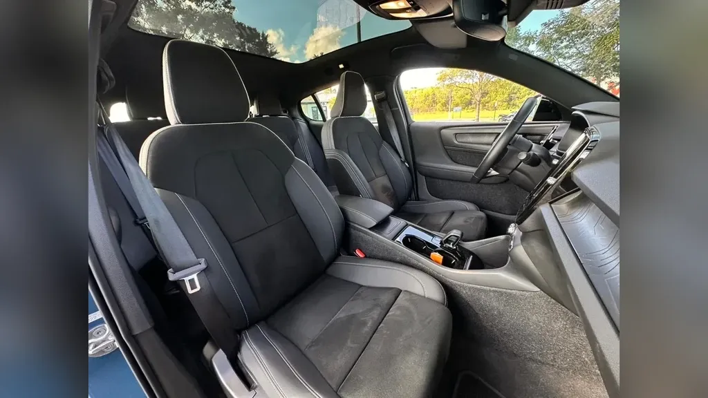 Volvo C40 Recharge - Imagem 11