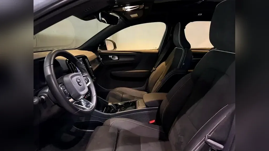 Volvo XC40 Recharge - Imagem 13