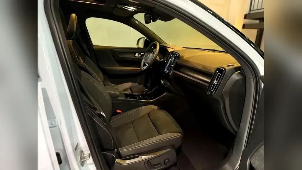 Volvo XC40 Recharge - Imagem 18