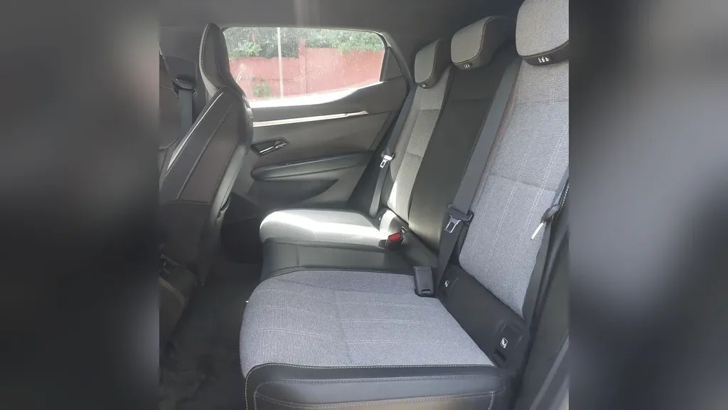 Renault Megane E-tech Electric - Imagem 19