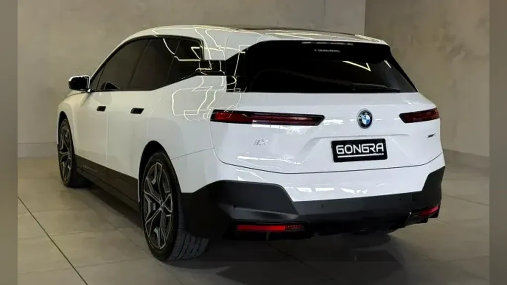 BMW Ix - Imagem 6