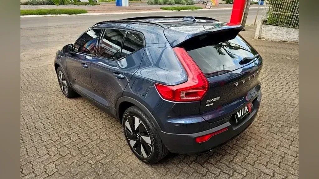 Volvo EX40 - Imagem 8