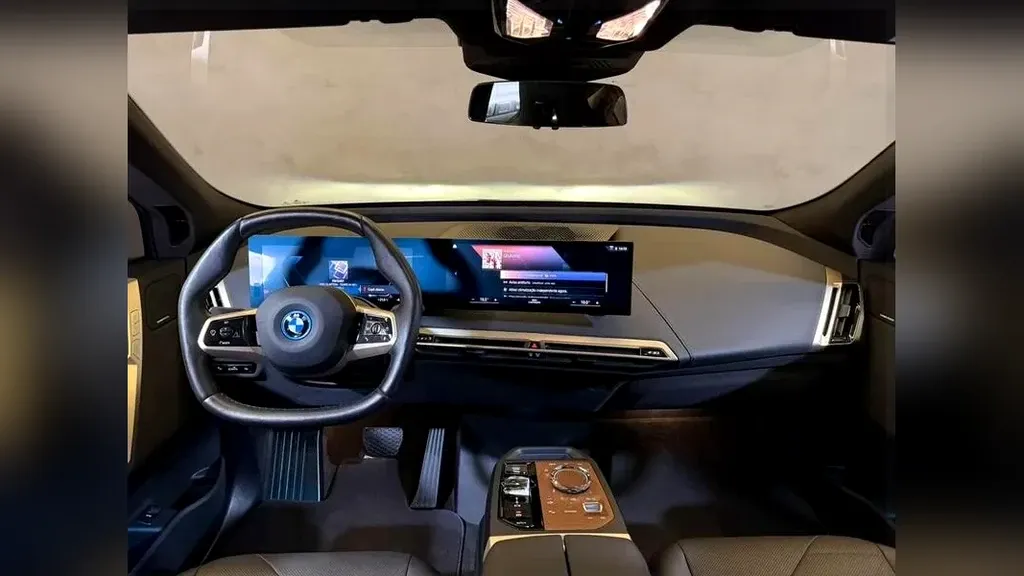 BMW Ix - Imagem 15