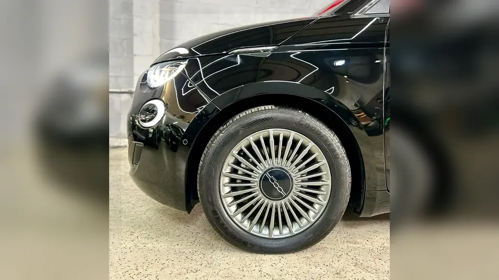 Fiat 500e - Imagem 8