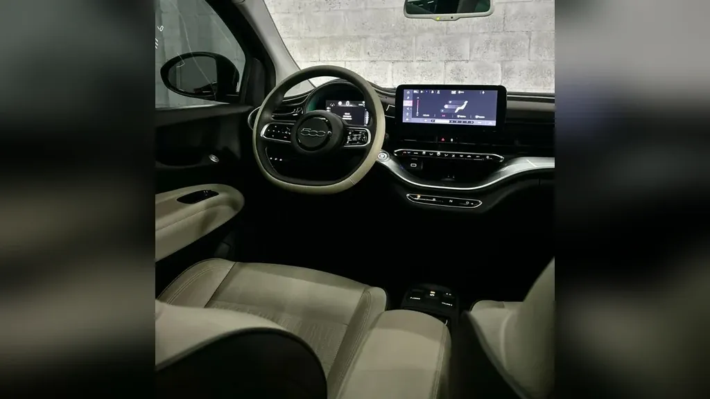Fiat 500e - Imagem 11