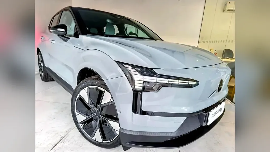 Volvo EX30 - Imagem 4